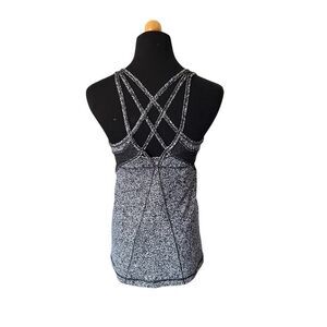 Lululemon Athletica Tank Top built in bra Iced Wave White Black Mesh Size 6